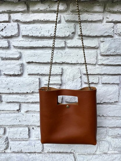 Stevie #1116 - Chestnut